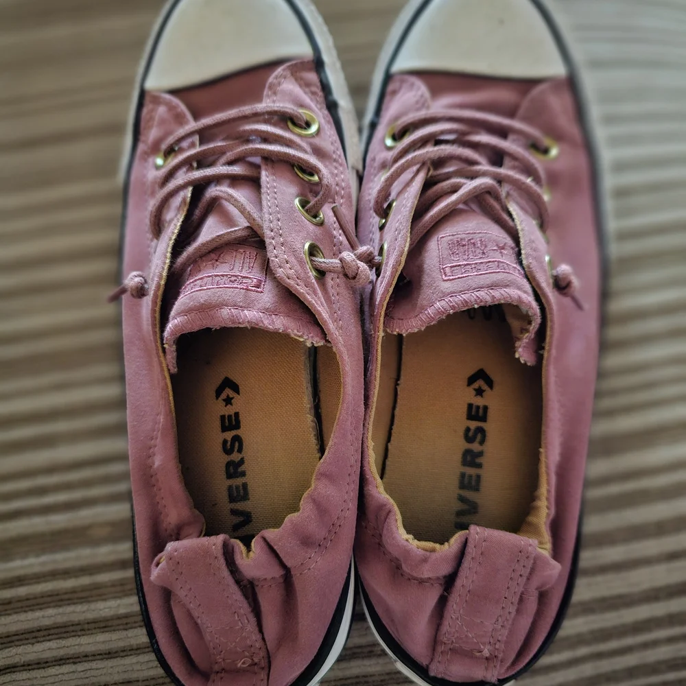 Converse Women's Pink Sneakers - Picture 2 of 3